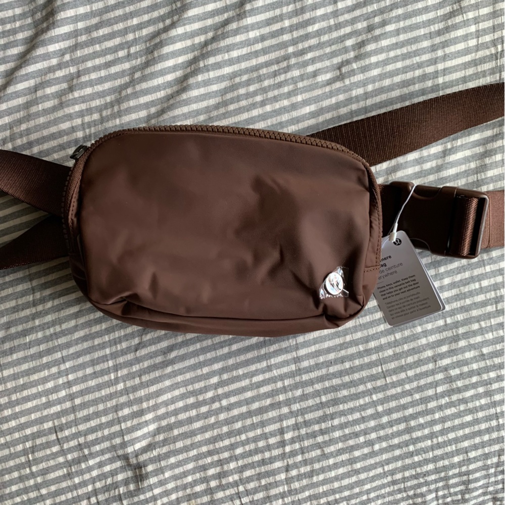 Lululemon everywhere belt bag 1L EBB Java